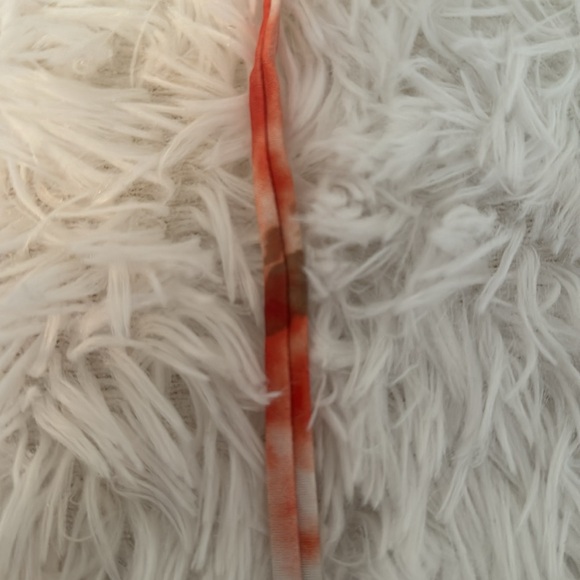 Kendall & Kylie Bikini - Picture 4 of 5